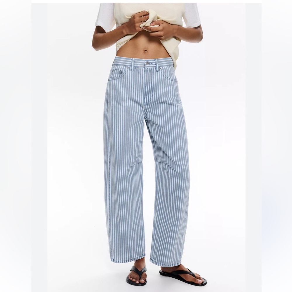 Best selling preppy pin striped straight leg jeans size small
